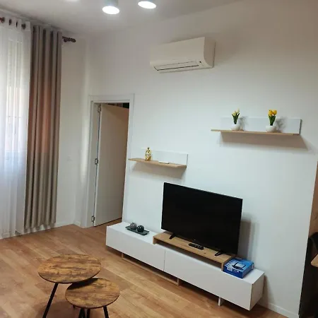 Main Pazari Ri Lejlighed Tirana