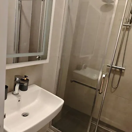 Main Pazari Ri * ティラナ