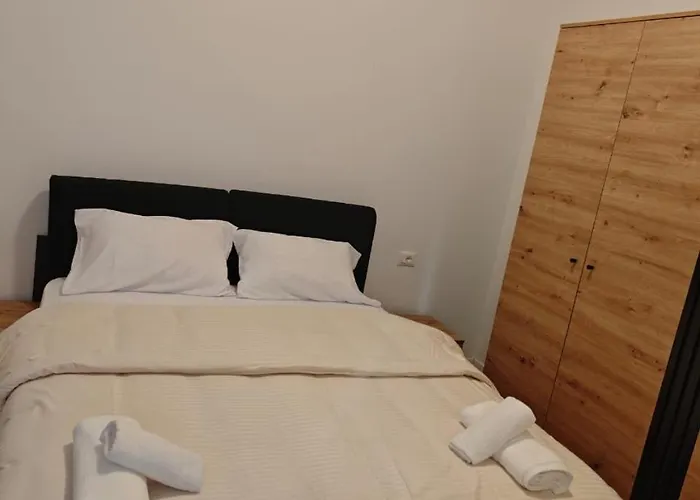 Main Pazari Ri Apartman Tirana