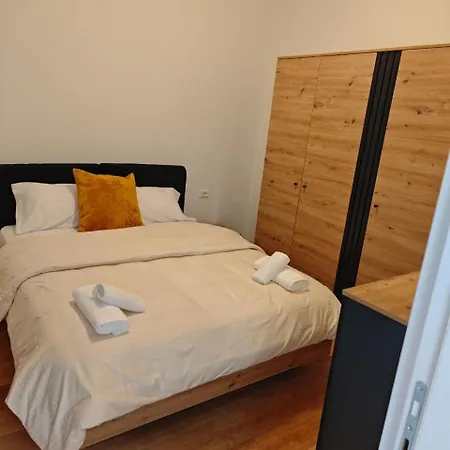 Main Pazari Ri Tirana